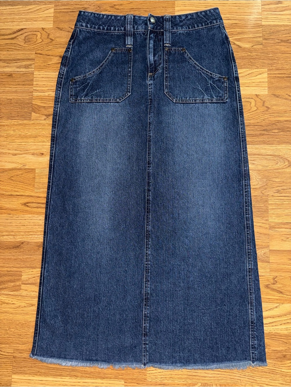 Cato Long Denim Skirt Women’s Size 6 Dark Wash Distressed Raw Hem Fringe Slit